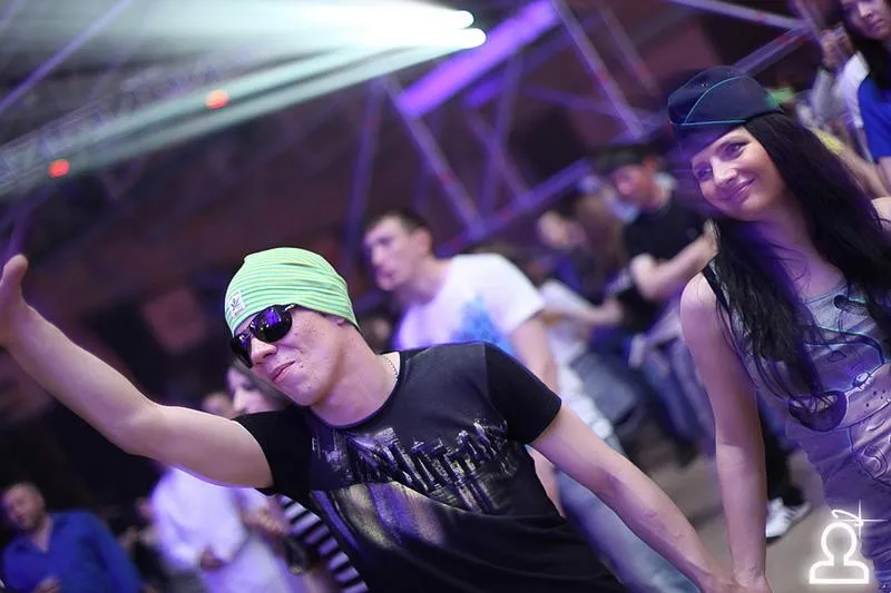 AERODROM: RAVE TERMINAL