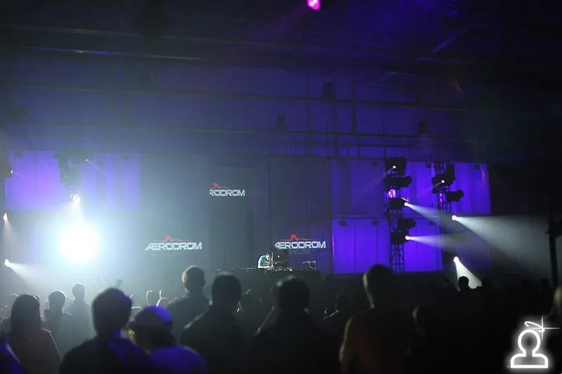 AERODROM: RAVE TERMINAL