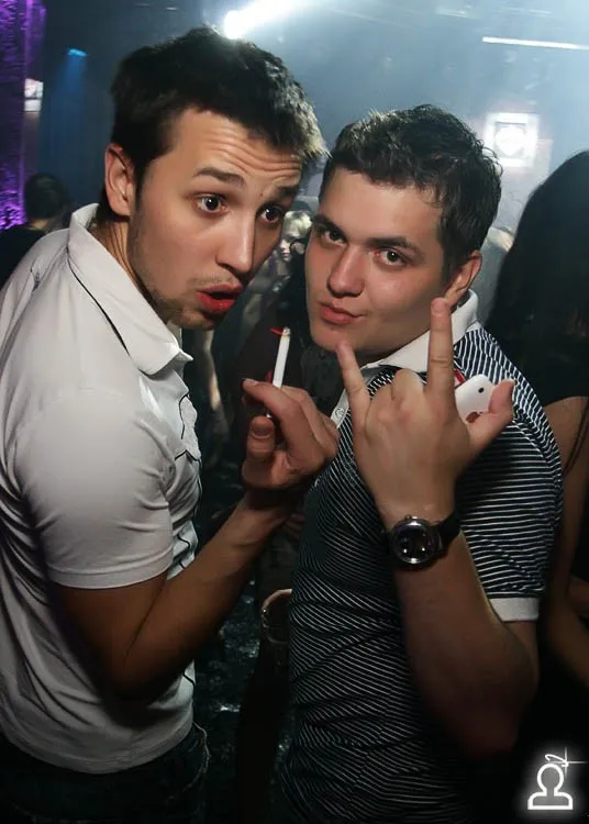 Stylezz / famous