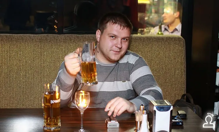 Караоке танцует