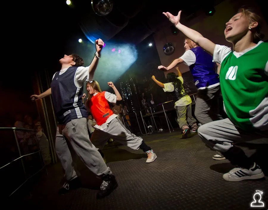SHAKE IT PARTY