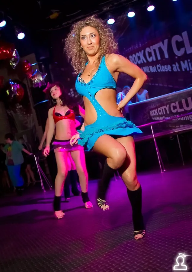 SHAKE IT PARTY
