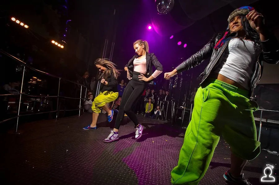 SHAKE IT PARTY