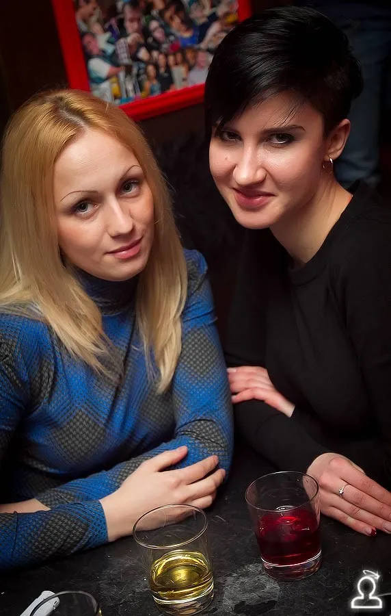 Танцы на барной стойке