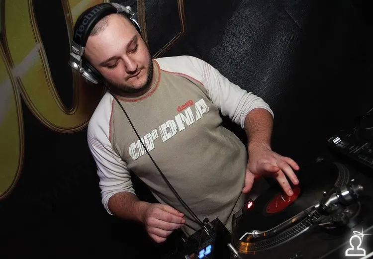 БЛОНДИНКИ VS БРЮНЕТОК / DJ PUMA ака CROSS