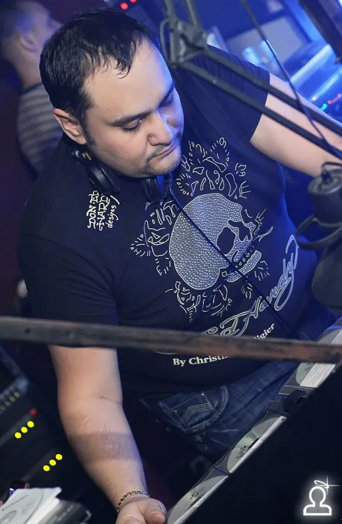 DJ RENAT