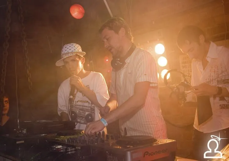 Global party - SEVEN