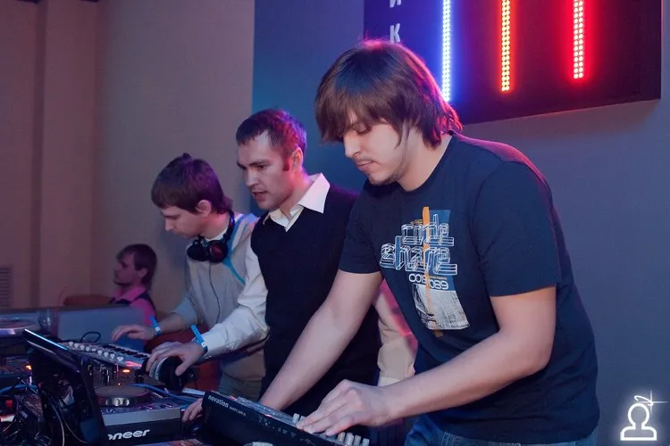 Начало / Dj Tom Pooks