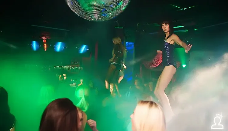 BOOTY LUV