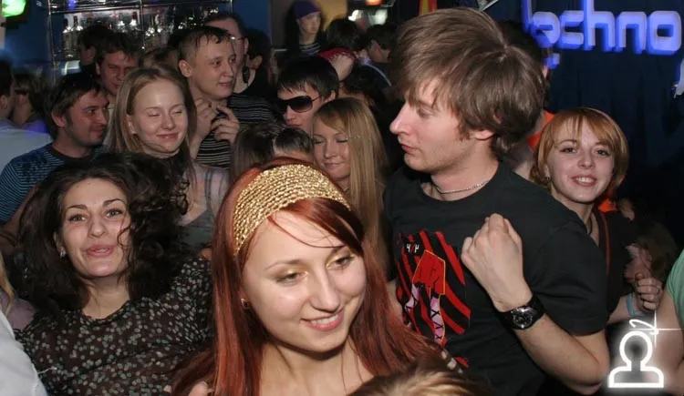 Techno vs. Trance @ 4Rooms (foto by Mikie)