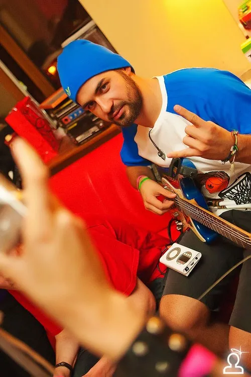 NOIZE MC