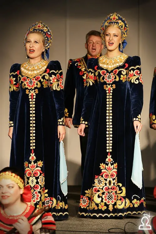 Ухо и Медведь на ярмарке