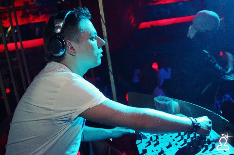 Dj 4rest