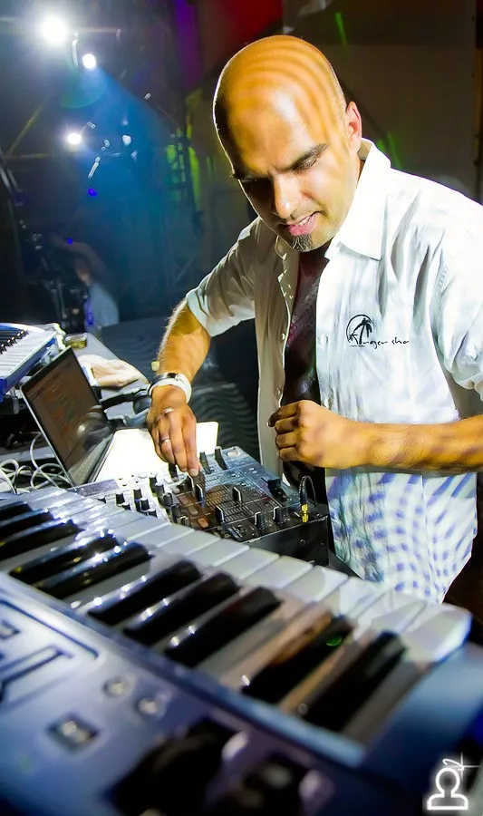 AERODROM: RAVE TERMINAL