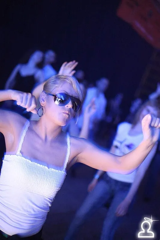 AERODROM: RAVE TERMINAL