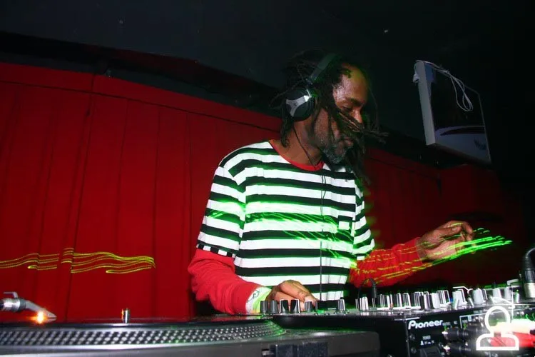 Dj ElbeBad