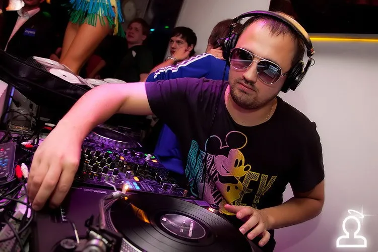 MAX LYAZGIN / ANTIDOTE