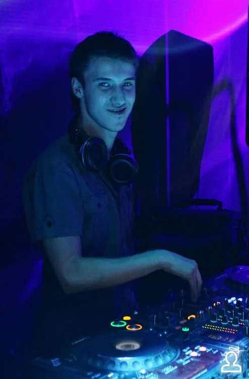 HB Dj Iron