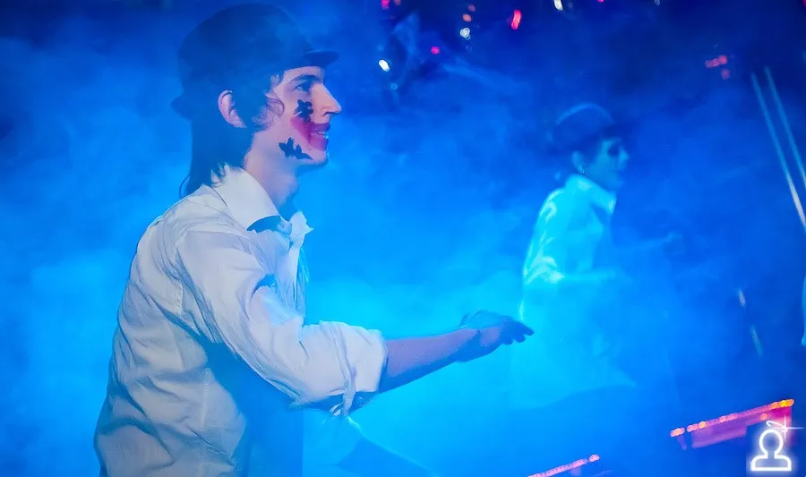 SHAKE IT PARTY