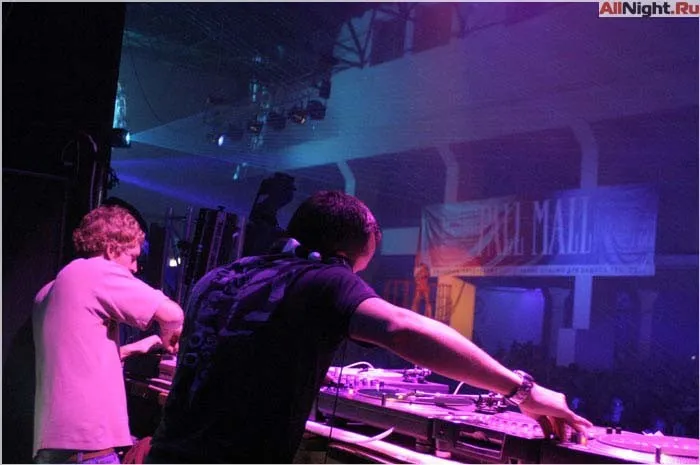 Gatecrasher 2004