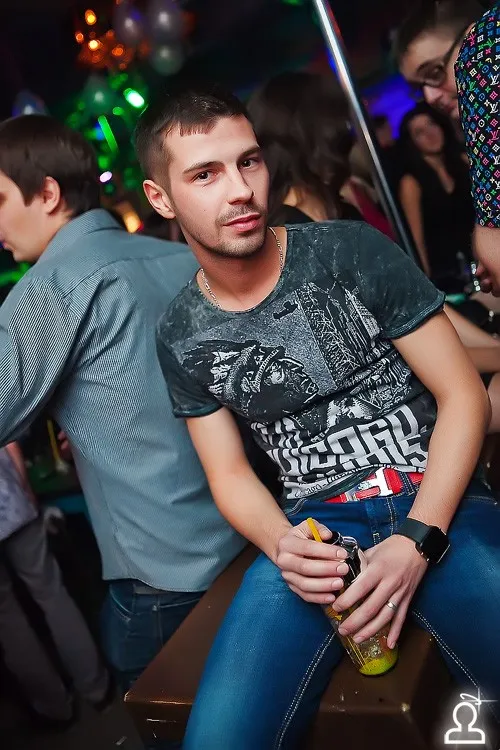 Танцы на барной стойке