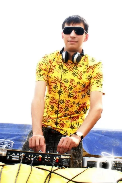 ELECTROBEACH
