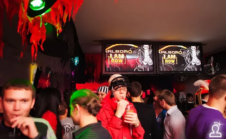 I.AM NOW plugged in Halloween / Serge Devant