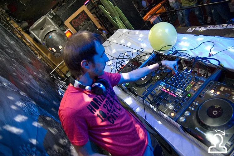 TOUR DE TRANCE: Dj Ronski Speed