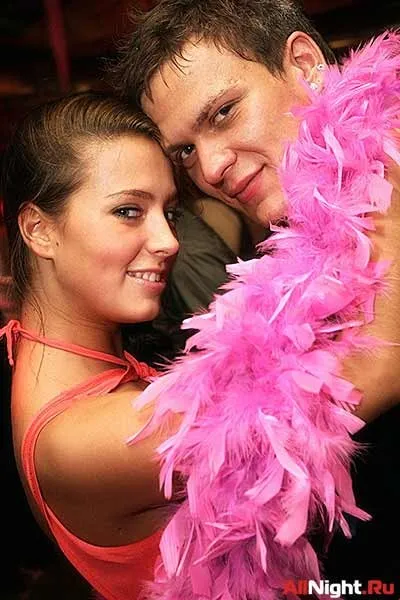 Pink Party, Блондинки в Розовом
