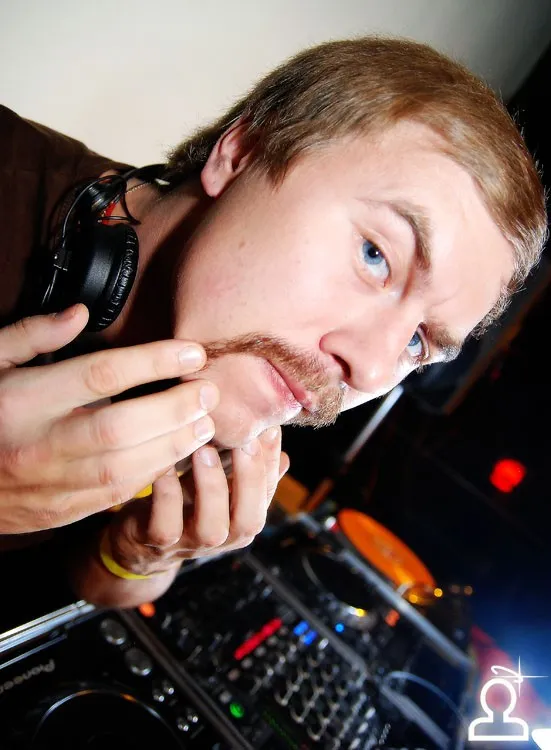 Dj Simon