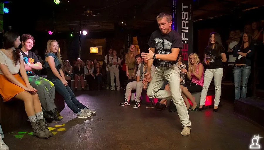 Shake it party: Соседи