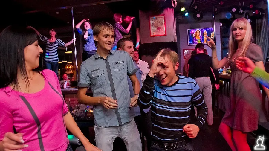 Танцы обниманцы