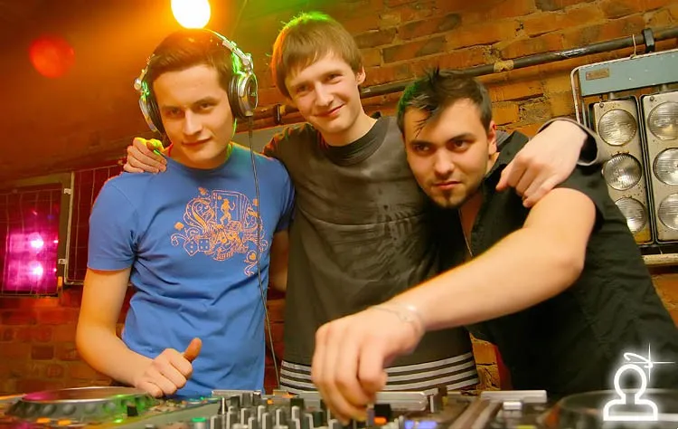 Happy New Year Pre Party: ГУДБАЙ ПИГГИ!