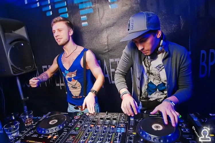 BEN DJ & MELANIE ESTELLA