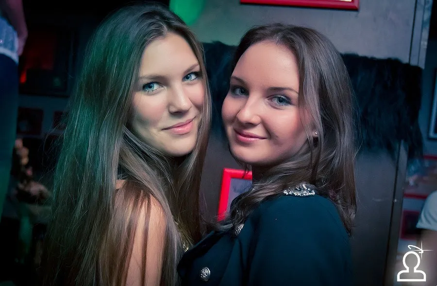 Танцуют все