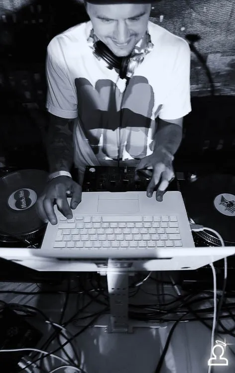 DJ CROSS