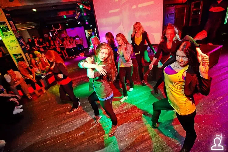 Shake it party