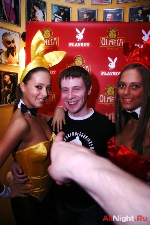 Olmeca & Play Boy Pressent