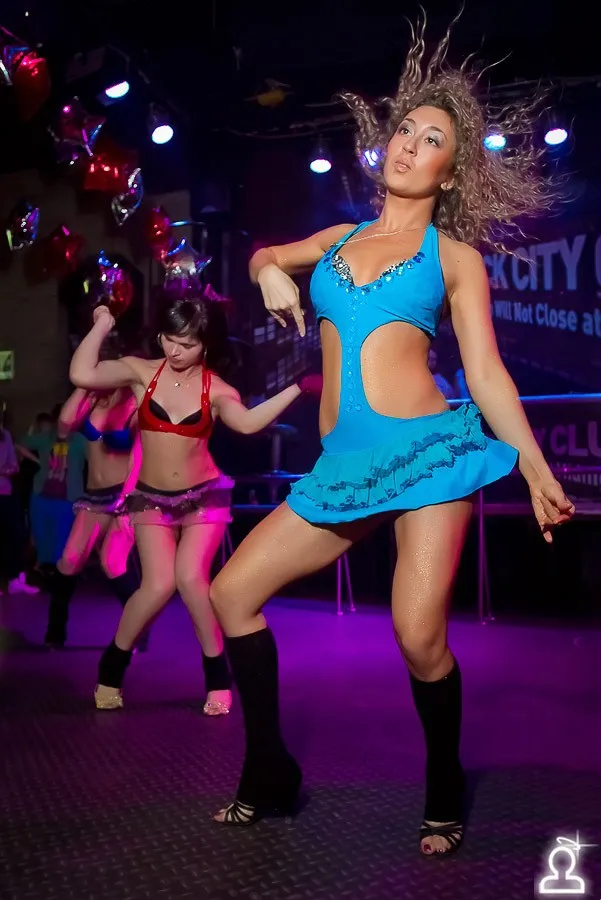 SHAKE IT PARTY