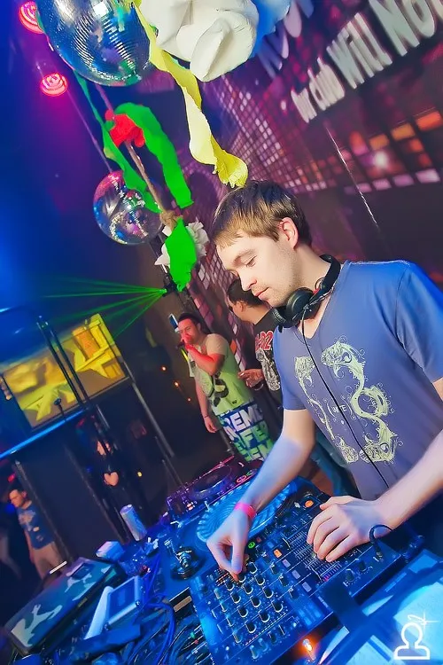 COME BACK TIME the BEACH SEASON / Dj MACARENKO