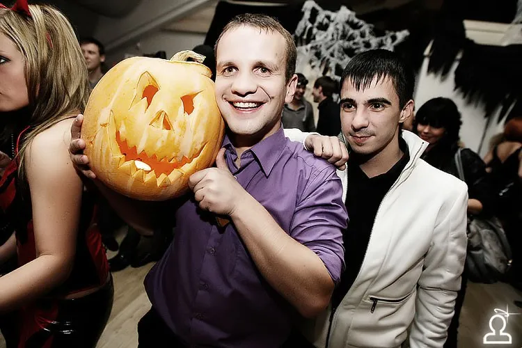 HALLOWEEN PARADE