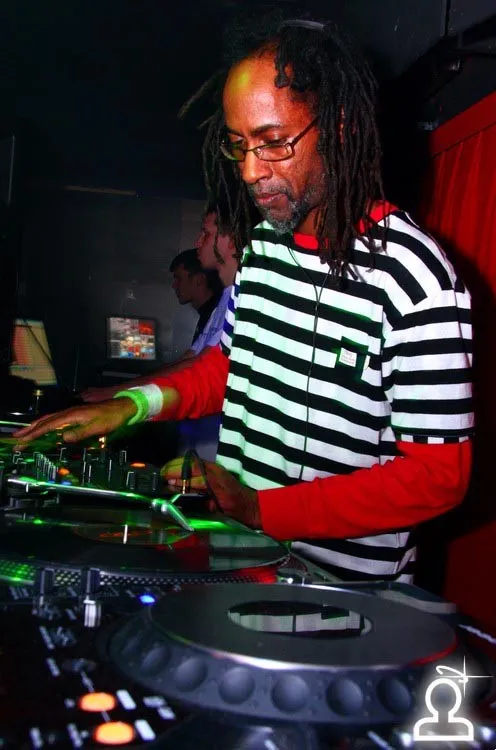 Dj ElbeBad