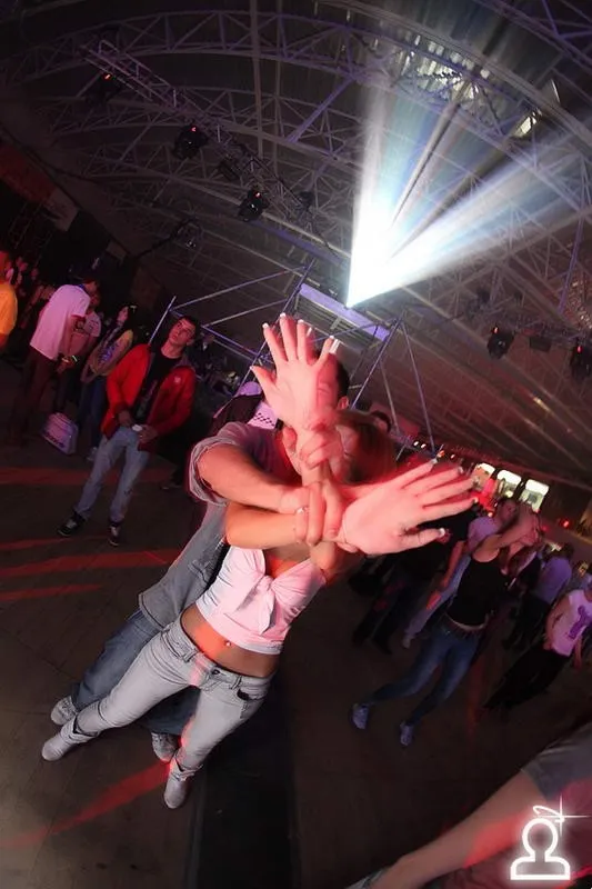 AERODROM: RAVE TERMINAL