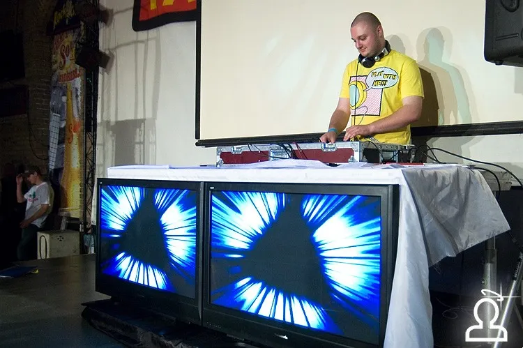 DANCE PARTY / dj Vitalik Vitamin