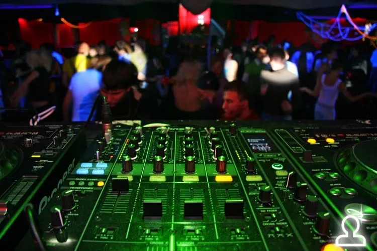 Achtung Party @ 4rooms
