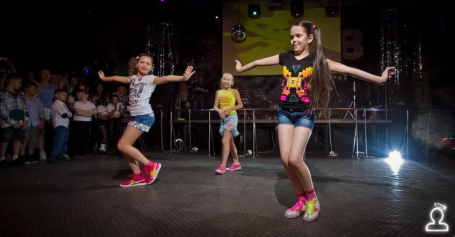 SHAKE IT PARTY