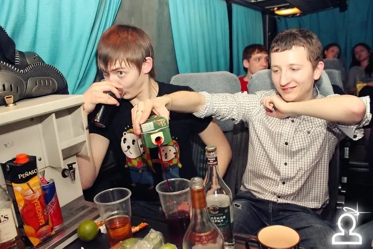 Лунабас едет