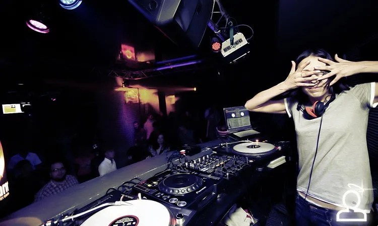 DJ VANILA
