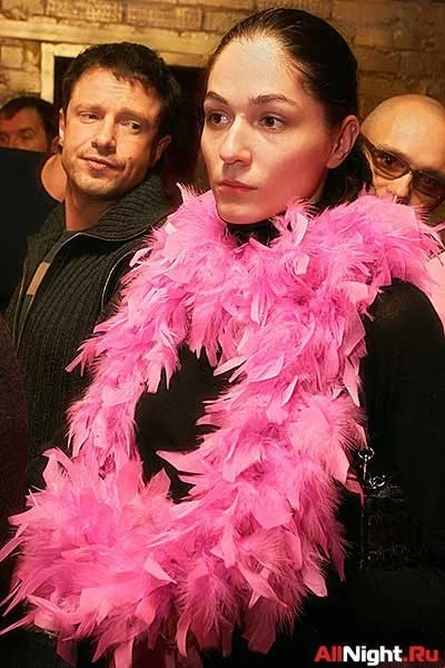 Pink Party, Блондинки в Розовом