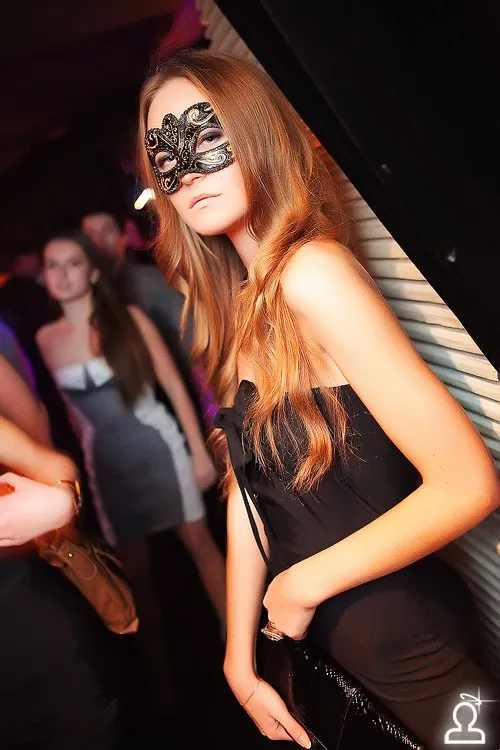 I.AM NOW plugged in Halloween / Serge Devant